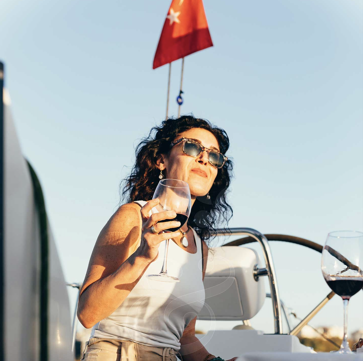 Private sailing tours Istanbul with Vines and Pearls